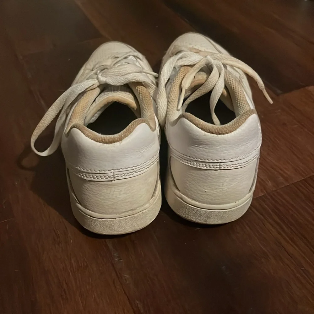 Nike - Picture 2 of 3